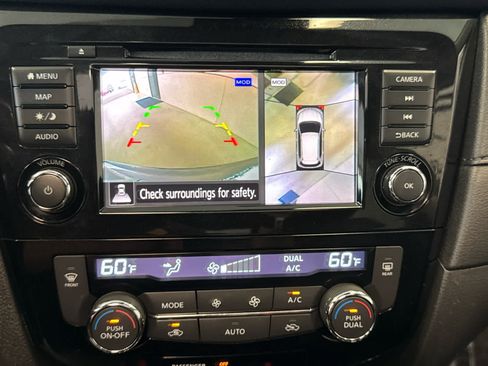Used 2019 Nissan Rogue SV w/ Sun & Sound Touring Package AWD/4WD image 16