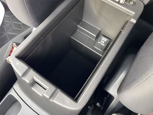 Used 2025 Mitsubishi Outlander Sport LE image 17