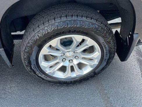 Certified 2023 Chevrolet Silverado 1500 LTZ AWD/4WD image 7
