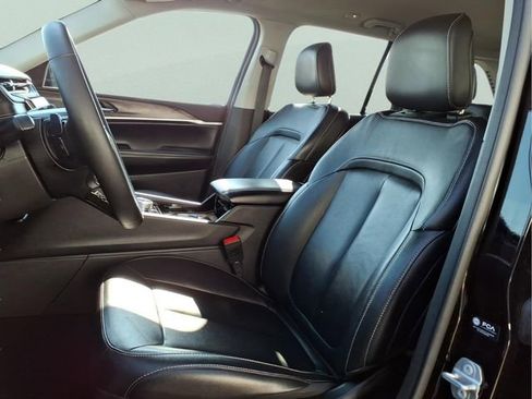 Used 2023 Jeep Grand Cherokee Limited AWD/4WD image 12