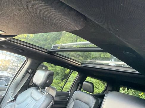 Certified 2022 Jeep Wagoneer Series III RWD image 27