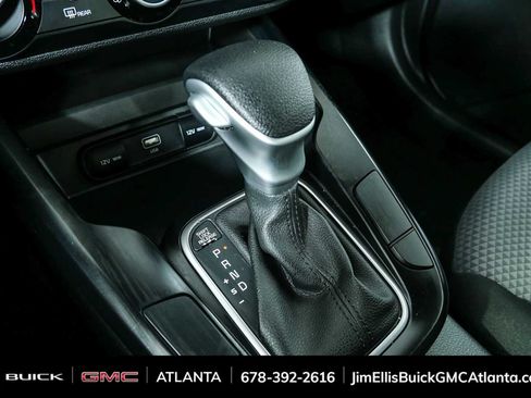 Used 2025 Kia Soul LX FWD image 15