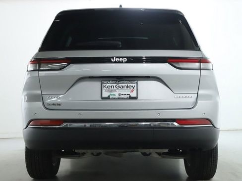 Used 2025 Jeep Grand Cherokee Laredo X image 42