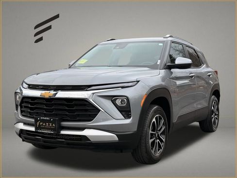Used 2025 Chevrolet TrailBlazer LT AWD/4WD image 1