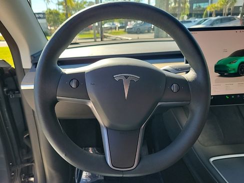 Used 2023 Tesla Model Y Long Range image 17