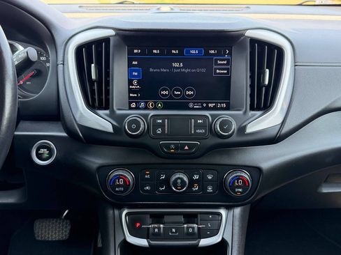 Used 2022 GMC Terrain SLT w/ Infotainment Package II AWD/4WD image 30