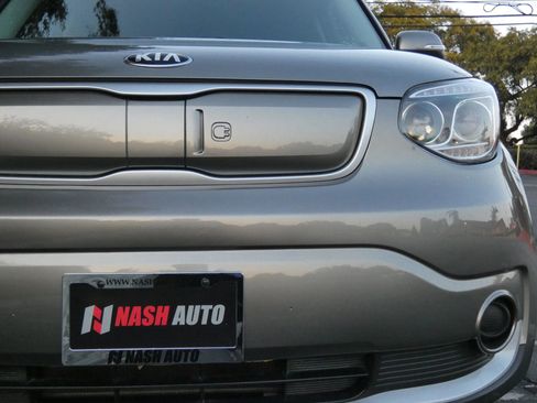 Used 2018 Kia Soul EV image 13