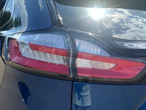Used 2020 Ford Edge Titanium image 30