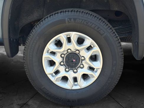 Used 2025 Chevrolet Silverado 2500 LTZ w/ LTZ Premium Package AWD/4WD image 27