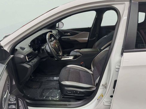 Used 2024 Buick Envista Preferred w/ Convenience I Package FWD image 22