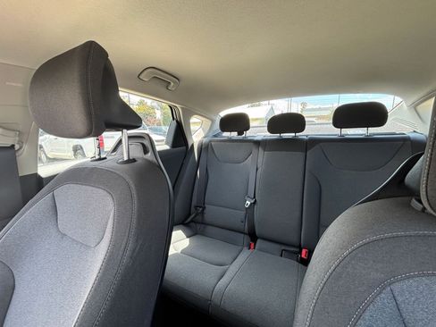 Used 2025 Kia K4 FWD image 41