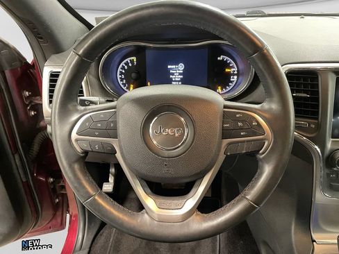 Used 2018 Jeep Grand Cherokee Altitude AWD/4WD image 12