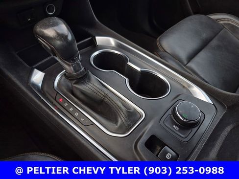 Used 2021 Chevrolet Traverse LT FWD image 22