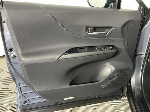 Certified 2024 Toyota Venza LE image 21