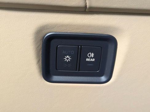 New 2026 Porsche Cayenne Coupe AWD/4WD image 36