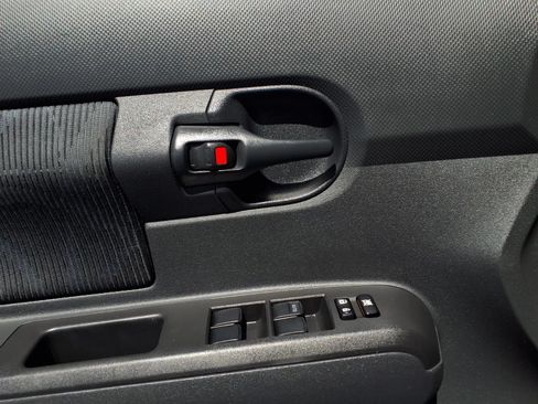 Used 2012 Scion xB FWD image 17