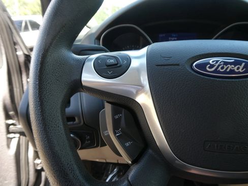 Used 2014 Ford Focus SE FWD image 16