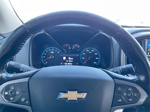 Used 2021 Chevrolet Colorado Z71 w/ Z71 Midnight Edition image 11