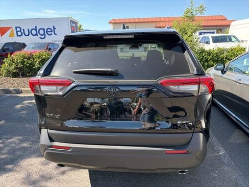 Used 2025 Toyota RAV4 XLE w/ Convenience Package AWD/4WD image 5