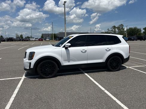 Used 2022 Kia Telluride SX w/ SX Prestige Package AWD/4WD image 12