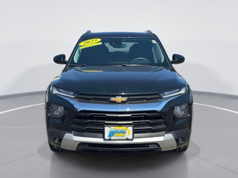 Used 2023 Chevrolet TrailBlazer LT w/ Convenience Package AWD/4WD image 2