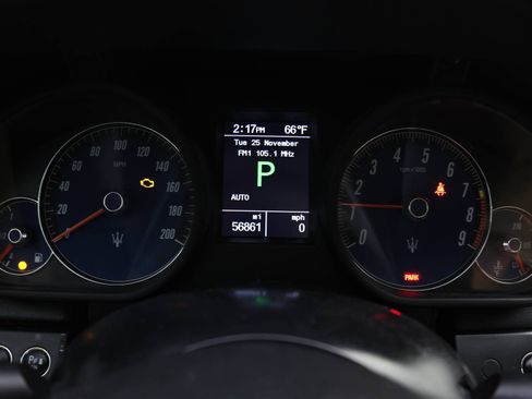 Used 2010 Maserati Quattroporte RWD image 25