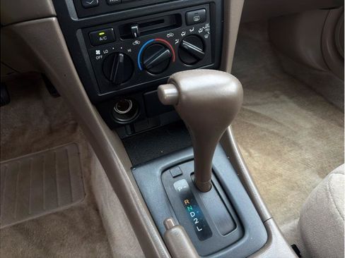 Used 1999 Toyota Camry LE FWD image 17