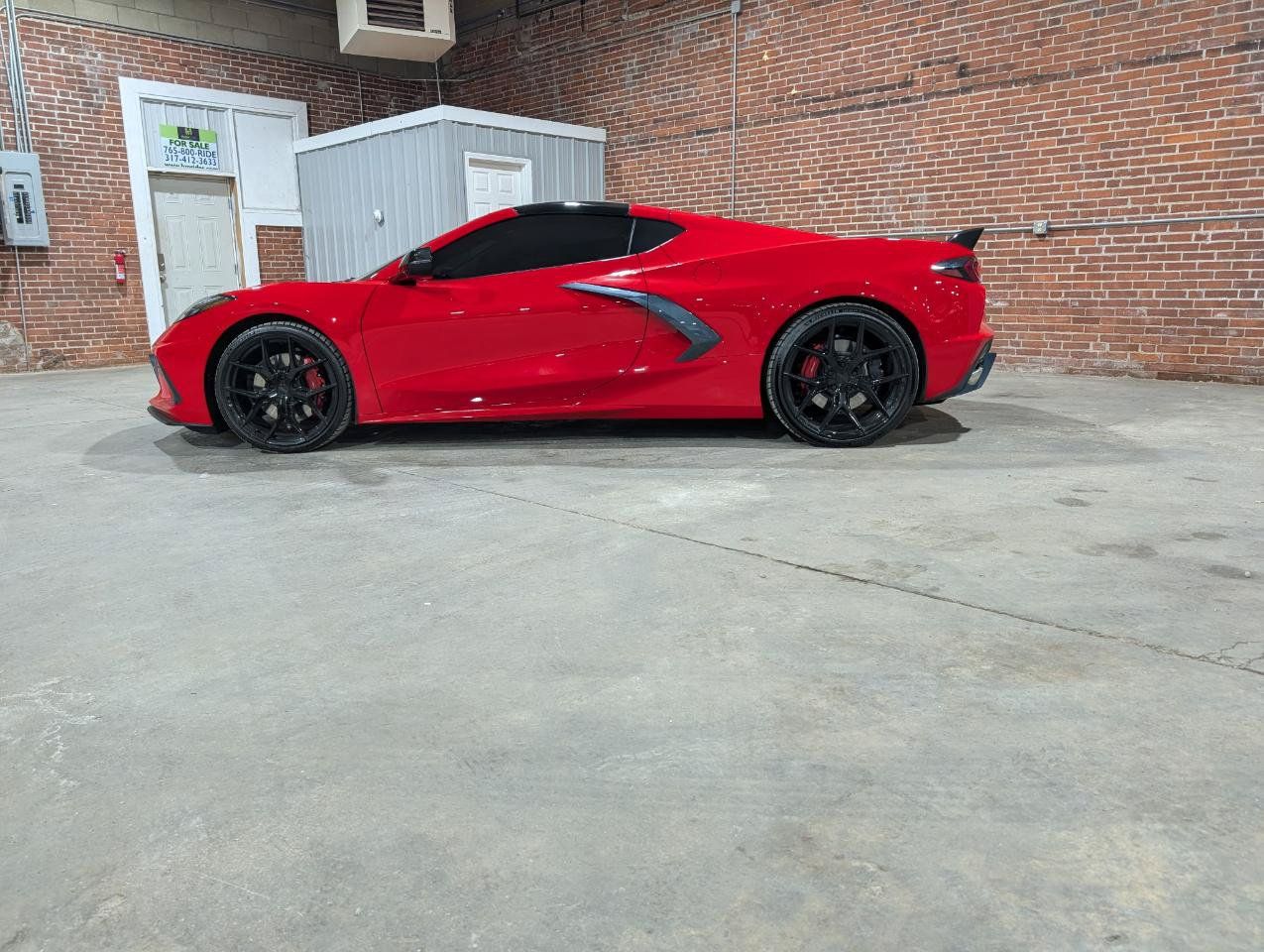 Used 2022 Chevrolet Corvette Stingray Premium Cpe w/ Z51 Performance Package RWD image 2