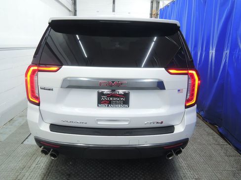Used 2024 GMC Yukon AT4 w/ AT4 Premium Plus Package image 9