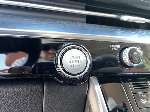 Certified 2024 Kia Carnival SX Prestige image 41