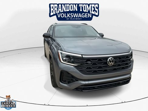 Used 2025 Volkswagen Atlas Cross Sport SEL R-Line AWD/4WD image 2