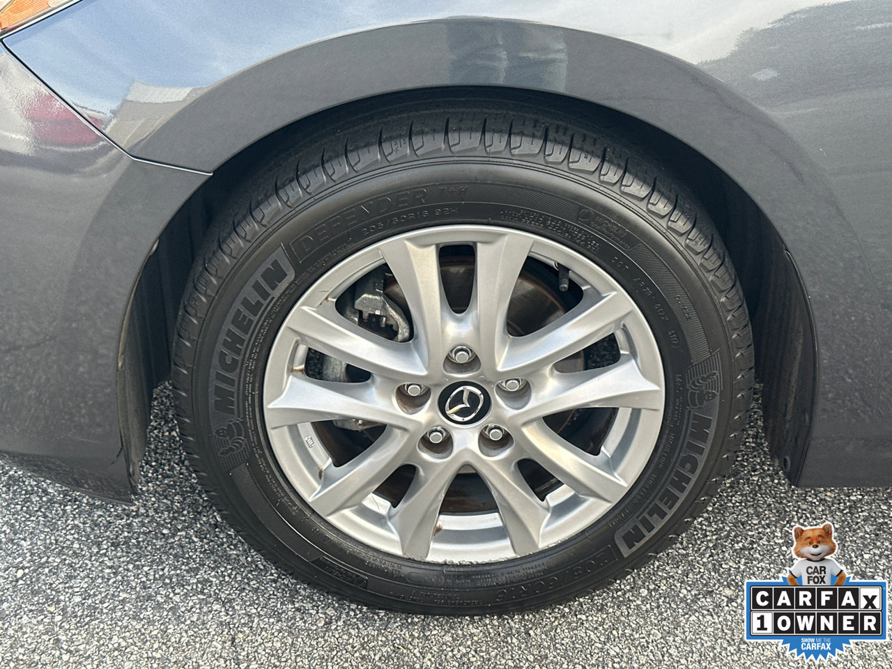 Used 2015 MAZDA MAZDA3 i Touring w/ Technology Package FWD image 11