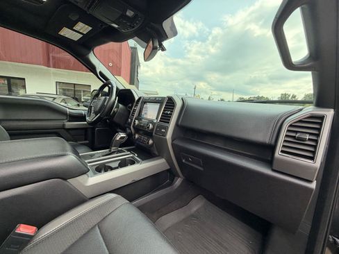 Used 2019 Ford F150 Raptor w/ Equipment Group 802A Luxury AWD/4WD image 34