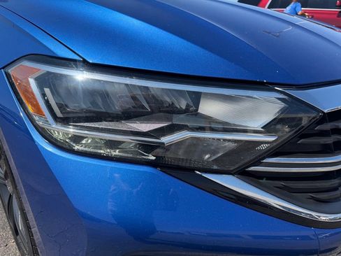 Used 2022 Volkswagen Jetta SE FWD image 3