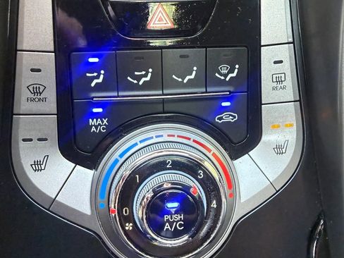 Used 2013 Hyundai Elantra Limited FWD image 19