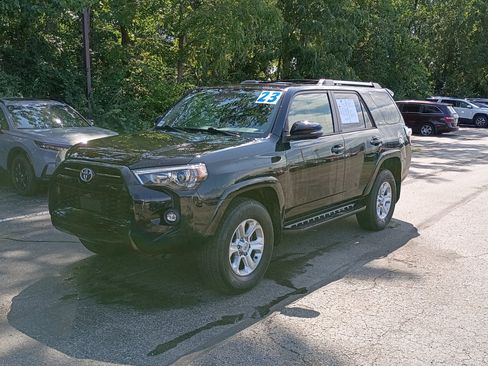 Used 2023 Toyota 4Runner SR5 Premium w/ Moonroof Package AWD/4WD image 7