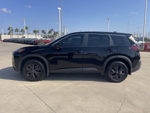 Certified 2022 Nissan Rogue SV image 3