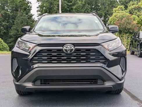 Used 2021 Toyota RAV4 LE FWD image 11