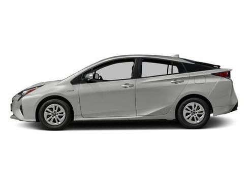 Used 2017 Toyota Prius Three FWD image 3
