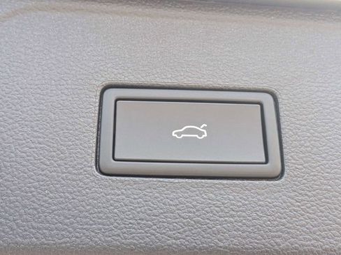 New 2026 Volkswagen Atlas Peak Edition image 12