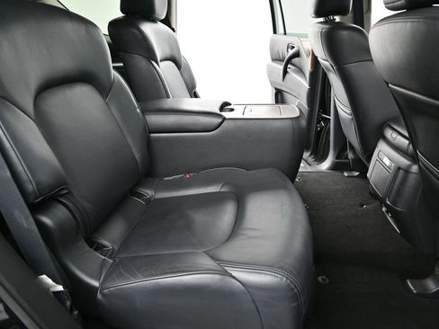 Used 2024 Nissan Armada SL w/ Captain's Chairs Package RWD image 9
