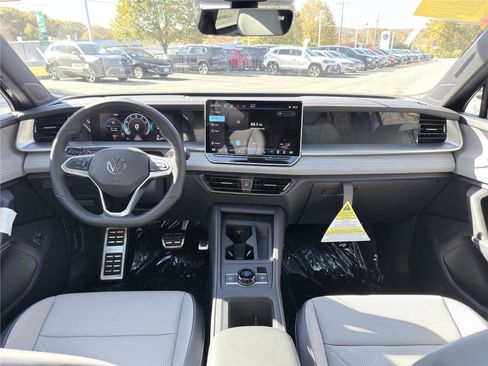 New 2026 Volkswagen Tiguan SE R-Line AWD/4WD image 20