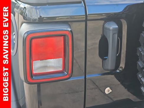 Used 2021 Jeep Wrangler Unlimited Sport image 39