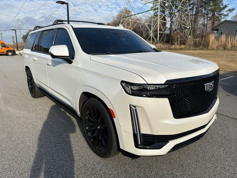 Used 2023 Cadillac Escalade ESV Sport Platinum w/ LPO, ONYX Package image 3