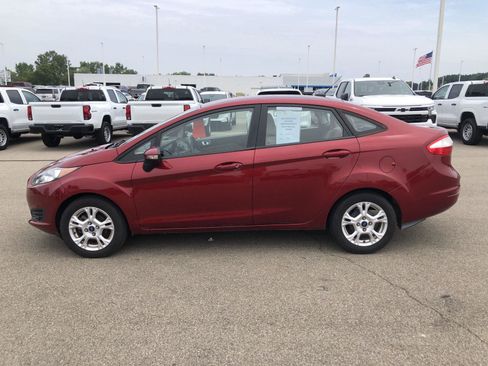 Used 2015 Ford Fiesta SE FWD image 3