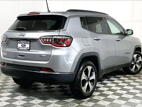 Used 2018 Jeep Compass Latitude w/ Cold Weather Group image 12
