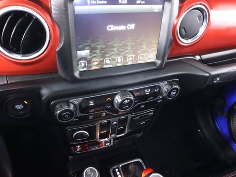 Used 2022 Jeep Gladiator Rubicon AWD/4WD image 15