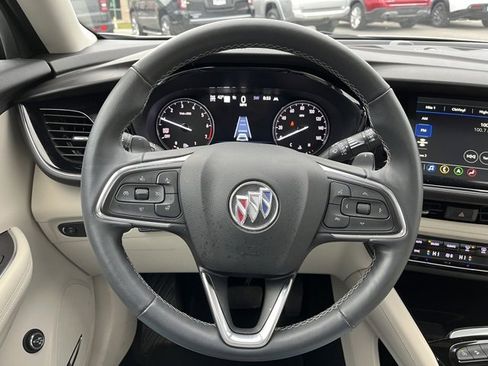 Used 2022 Buick Envision Avenir w/ Technology Package II image 32