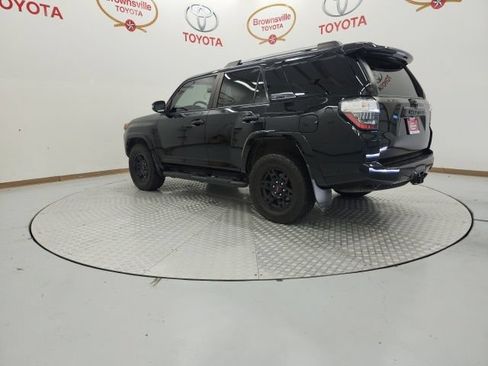 Used 2022 Toyota 4Runner SR5 Premium w/ Moonroof Package AWD/4WD image 6