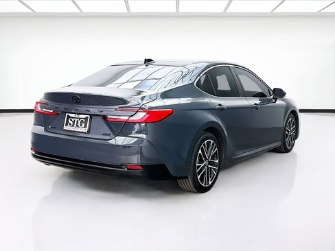 Used 2025 Toyota Camry XLE FWD image 4